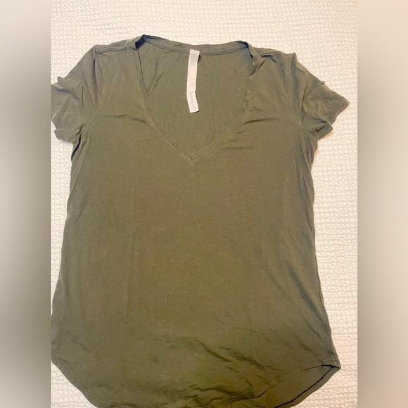 lululemon athletica Tops - Lululemon V neck t shirt size 4